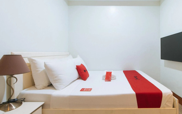 RedDoorz Premium @ Nick Hotel Gerona Tarlac