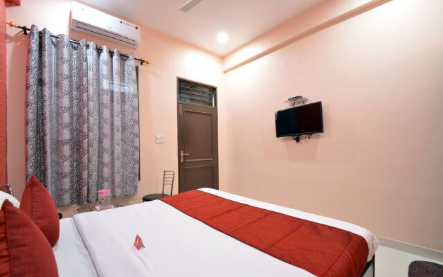 OYO 8452 Hotel New Arya 2