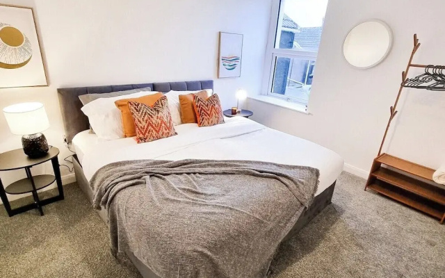 Spacious 3 Bed Home in the Heart of Swansea