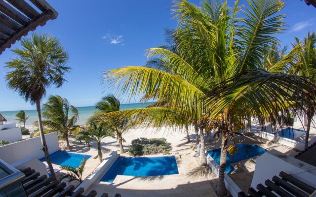 Piña Beach House in San Benito Beach