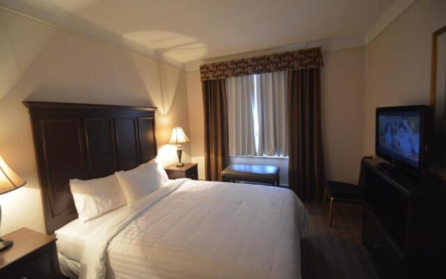 Prince Arthur Waterfront Hotel & Suites