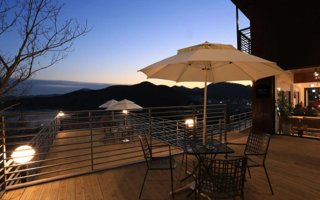 Radiance Tourist Hotel