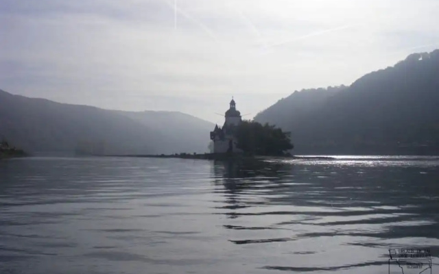 Elisabeth on the Loreley