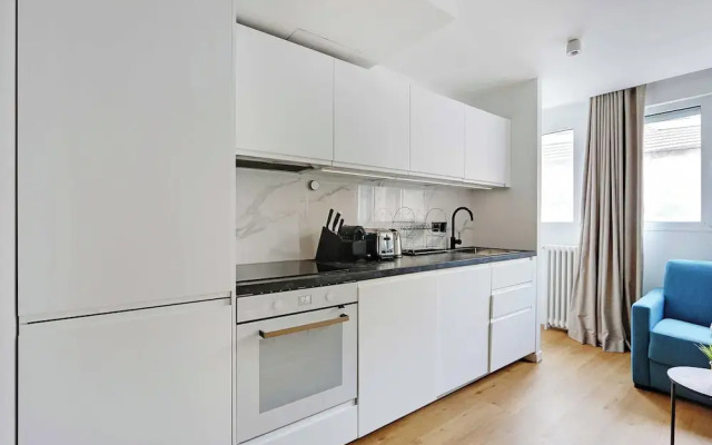 Apartment for 6 People in Paris