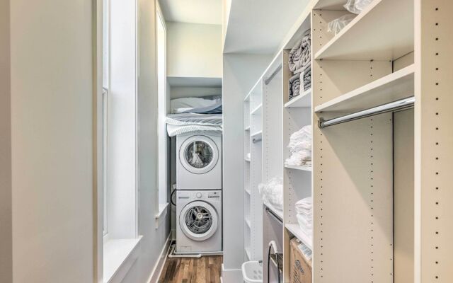 Contemporary Cincinnati Condo - Pets Allowed!
