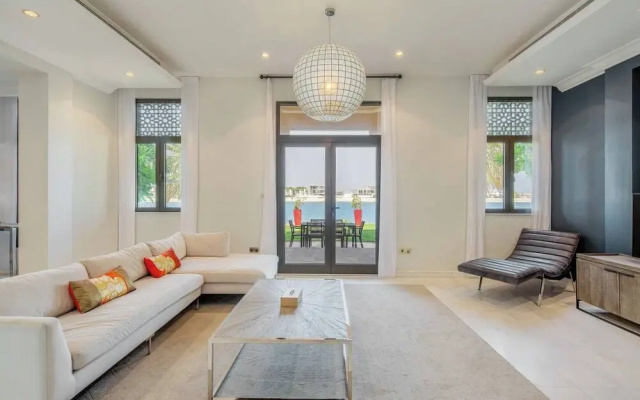 Private Palm Villa - Mint Stay