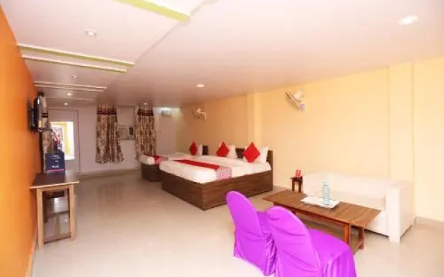 The Palms Resort By OYO Rooms