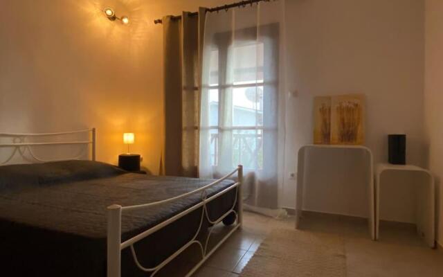 Private Beach Front Maisonette 3 Bedroom Mikiverna