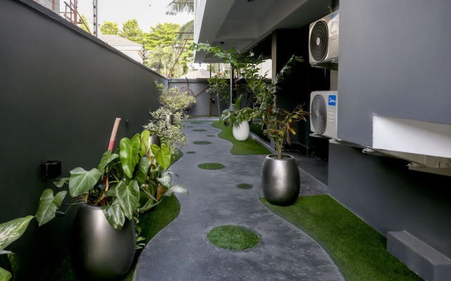 George Residence Banana Island