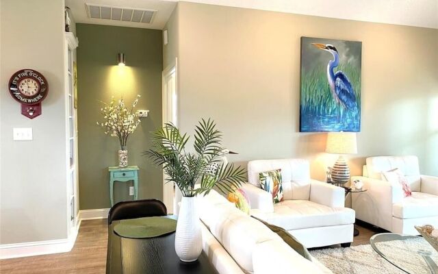 Sea Beauty 3 Bedroom Home by RedAwning