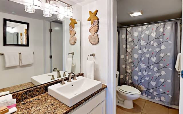 125 Sea Breeze - Studio Condo