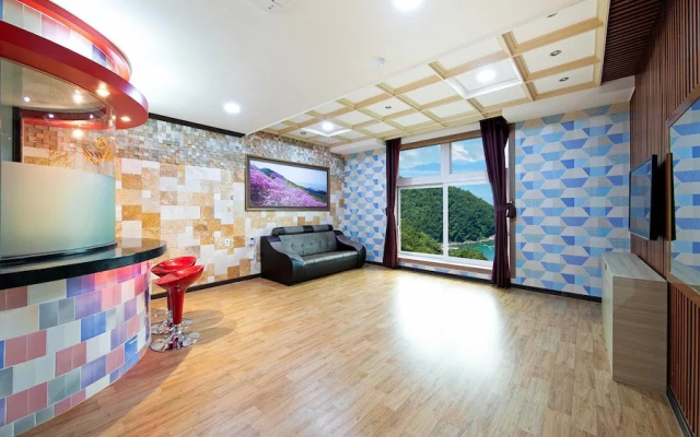 Yeosu The King Pension