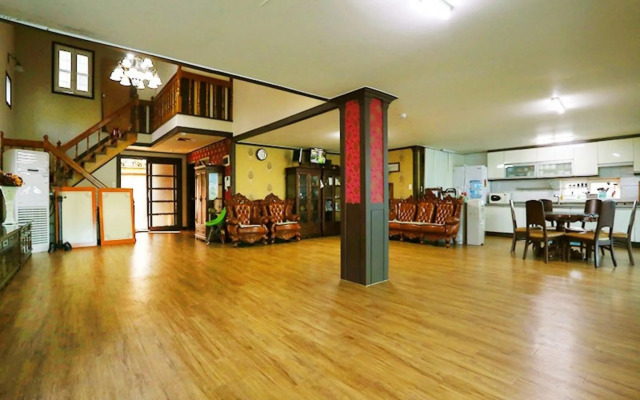 Yangpyeong Ganggaui Achim Pension