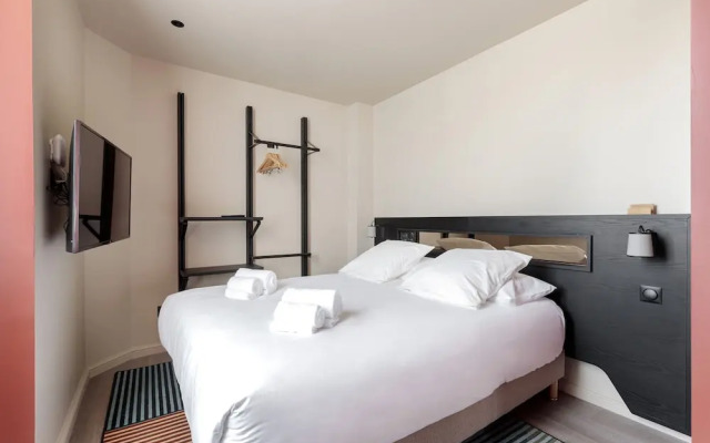 Hôtel Corneille - Entrée autonome, réception en ligne -Encore Mieux