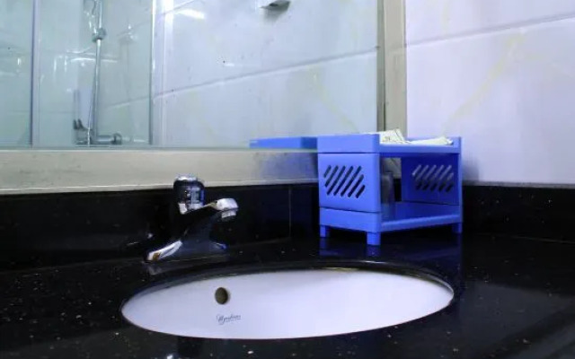 Fengdu Business Hotel