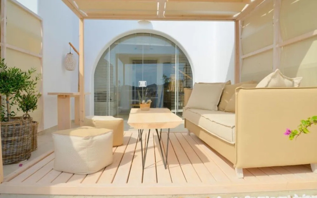 Volcano Luxury Suites Milos - Adults Only