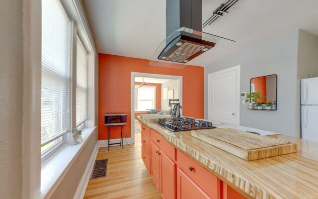 Inviting St Louis Apartment - Great Location!