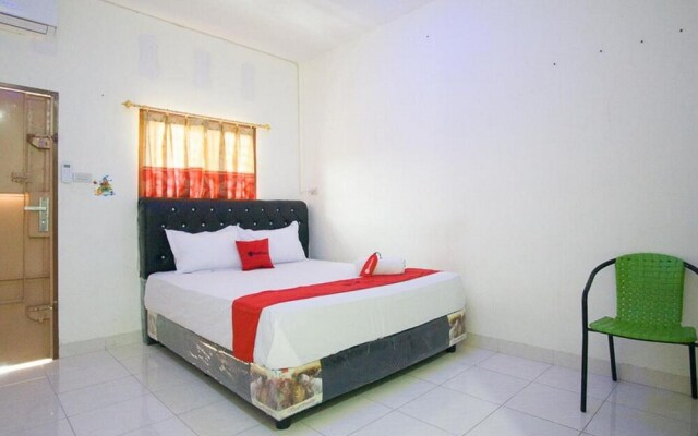 Perhatian II by RedDoorz