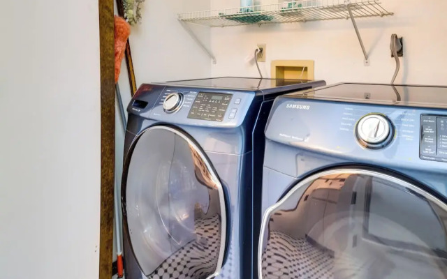 Exciting Tobyhanna Home Near Kalahari Water Park!