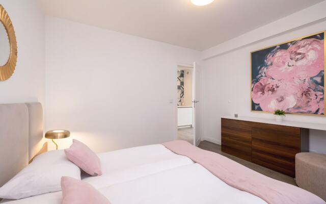 Elegant Apartment in Cracow by Renters