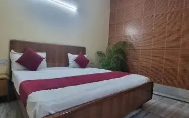 Hotel Shri Hari by OYO Rooms