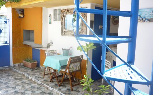 Traditional Villa 7 Mins Drive From Haraki Beach