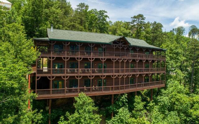 Hickory Ridge by Avantstay Incredible Private Elevated Cabin Sleeps 20!