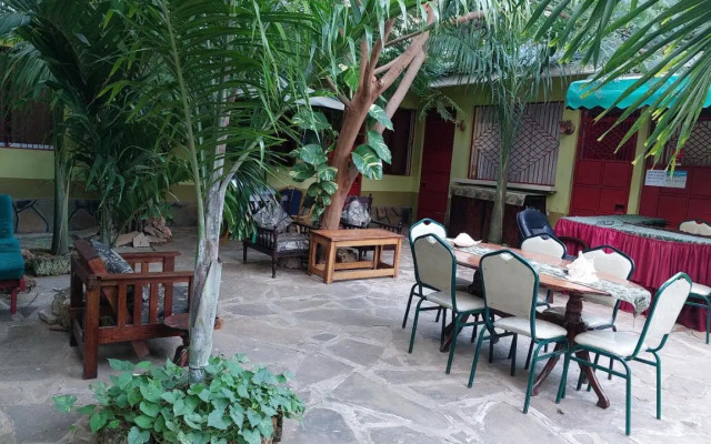 Amarossi Hippo-Studio Terrace Apartment, Mtwapa