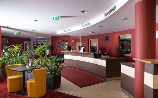 Hotel Senator