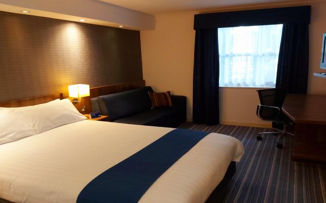 Holiday Inn Express London Gatwick - Crawley, an IHG Hotel