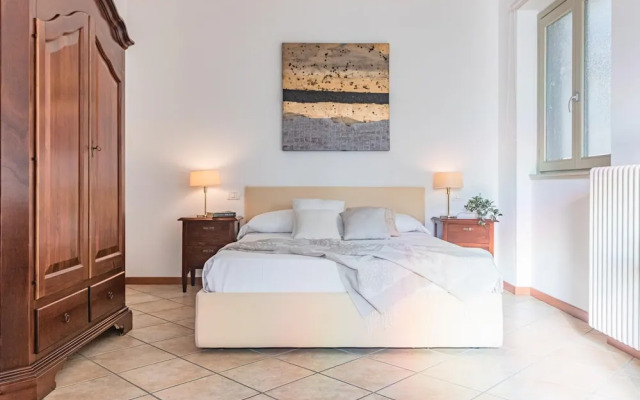 Sunny Varenna Apartment