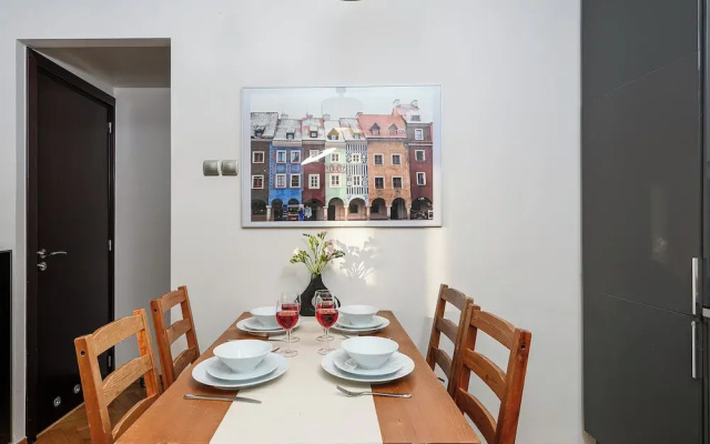 Lumina airy apartment with balcony