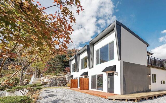 Gapyeong Gamseong 216 Spa and Poolvilla Pension