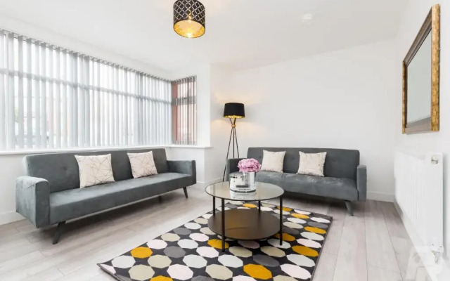 Birmingham Estate - Contractor & Group Accommodation - Secure Parking