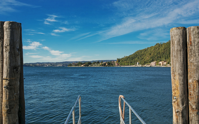 Spiaggia Azzurro -lakeside with terrace