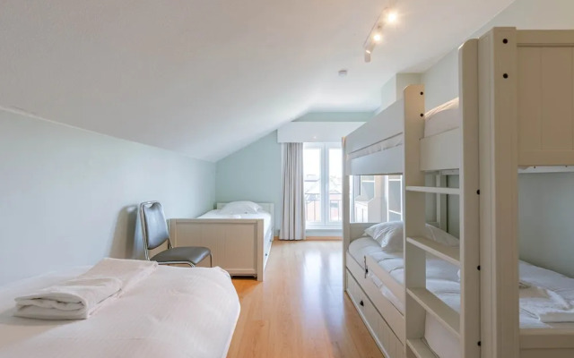 Huswell - Villa Near Beach With Double Parking