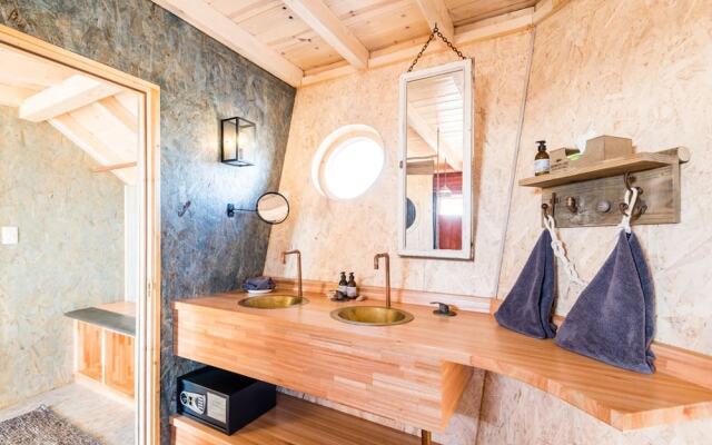 Shipwreck Lodge