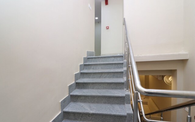 OYO 13579 Hotel Royal Crowne