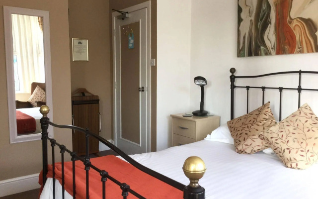 The Groveside Guest House