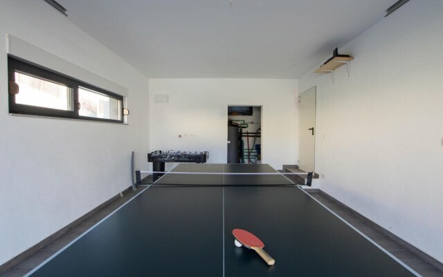 Nice Home in Kucine with WiFi, 4 Bedrooms & Hot Tub