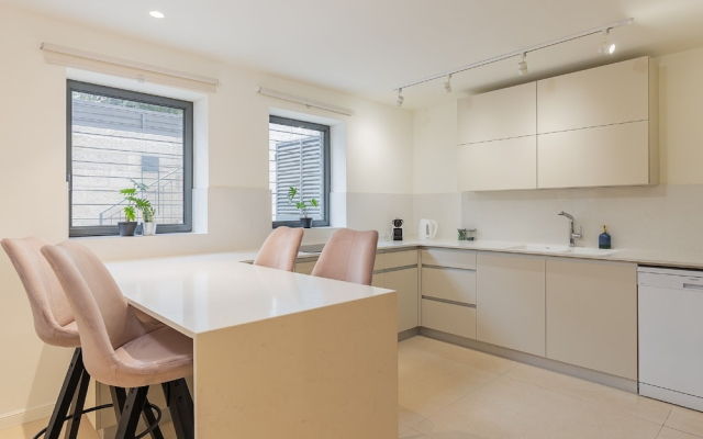 The Pearl of Nachlaot Apartments