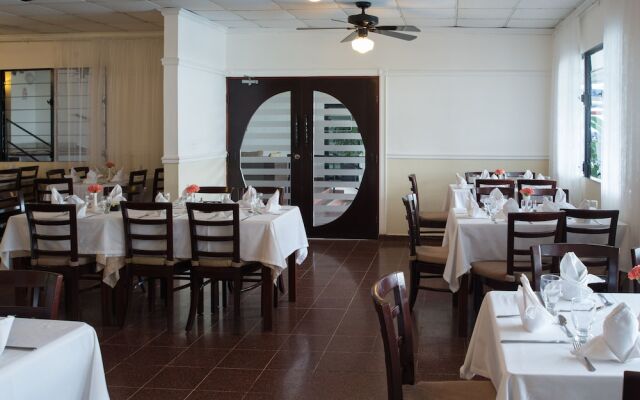 Hotel Versalles
