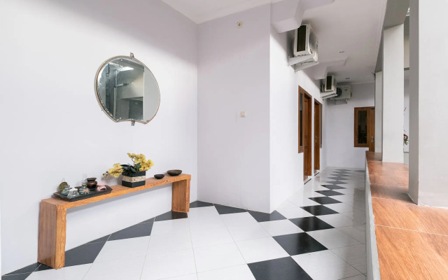 OYO 2669 Crown Residence