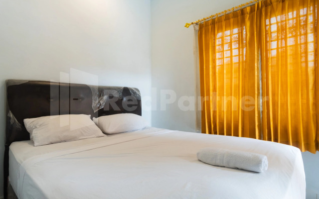 Teratai Guesthouse at RS Adam Malik Medan RedPartner