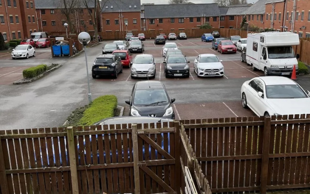 Entire Captivating 2-bed House in Manchester