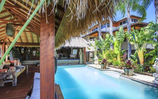 Bali Island Villa in Surfers Paradise