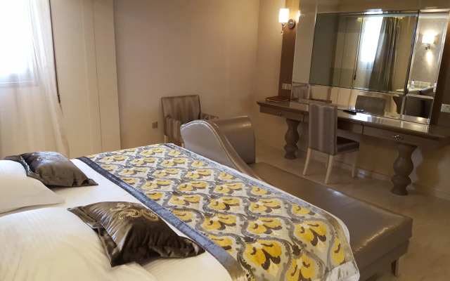Adams Beach Hotel & Spa