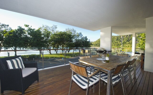 Maggies Beachfront Apt. 10