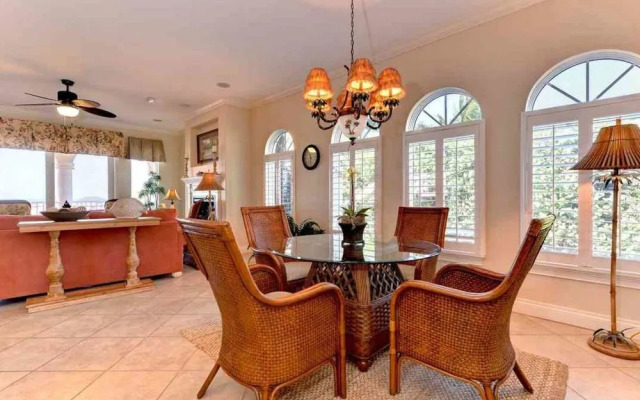 La Casa Denton by RedAwning