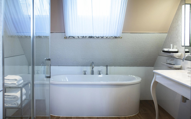 Hotel & Spa Le Grand Monarque, Best Western Premier Collection